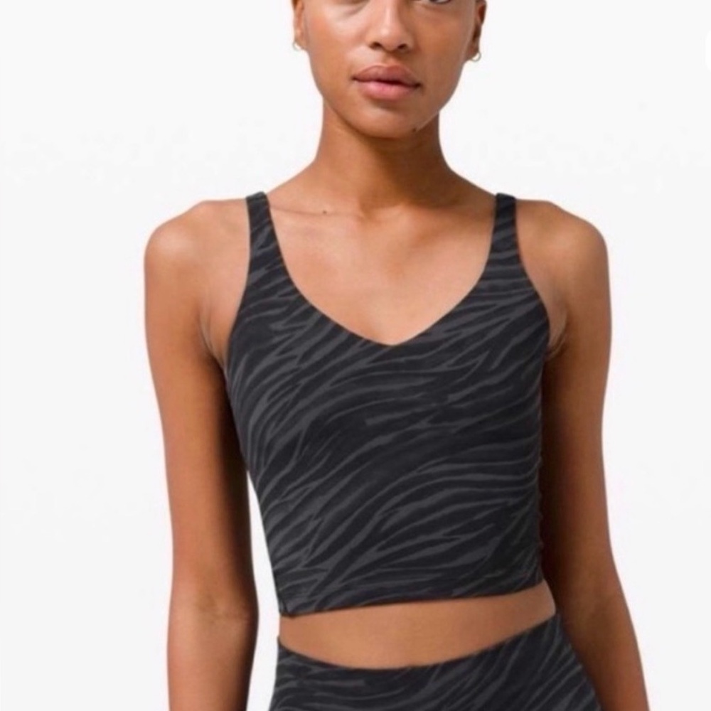Lulu size 4 align crop top. Perfect condition. Zebra print